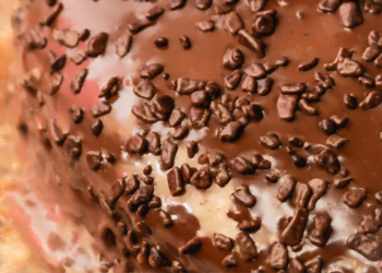 bolo 4 chocolates com crosta crocante