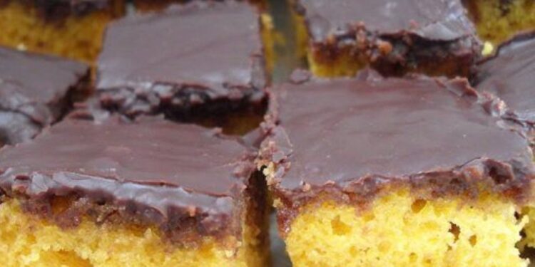 bolo de cenoura quadradinho