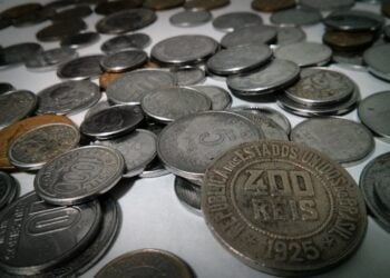 Conheça a moeda de 2 cruzeiros que pode valer R$ 350