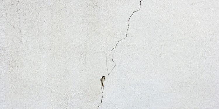 como consertar rachaduras na parede