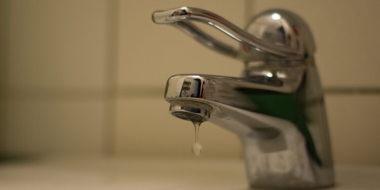 descubra como consertar torneira pingando