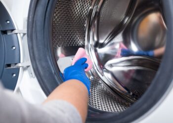 3 sinais de que você precisa limpar a sua máquina de lavar