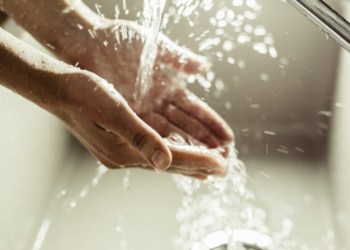 Coisas que gastam muita água em casa - e o que fazer!