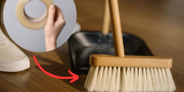 Coloque fita adesiva na vassoura e facilite a sua vida