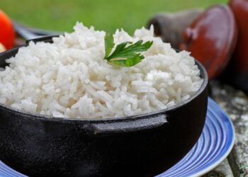 Cozinhe o seu arroz com o fogo desligado: Veja segredo!