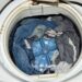 Cuidado: não deixe roupa molhada na máquina! Veja os motivos