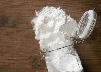 É por causa disto que colocam bicarbonato de sódio na geladeira