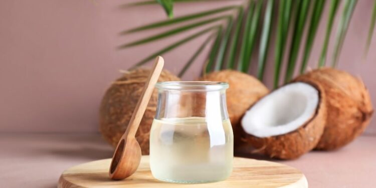 É por isto que você deve usar óleo de coco na limpeza