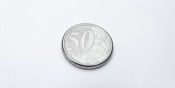 Moeda de 50 centavos recente valiosa com erros de cunhagem