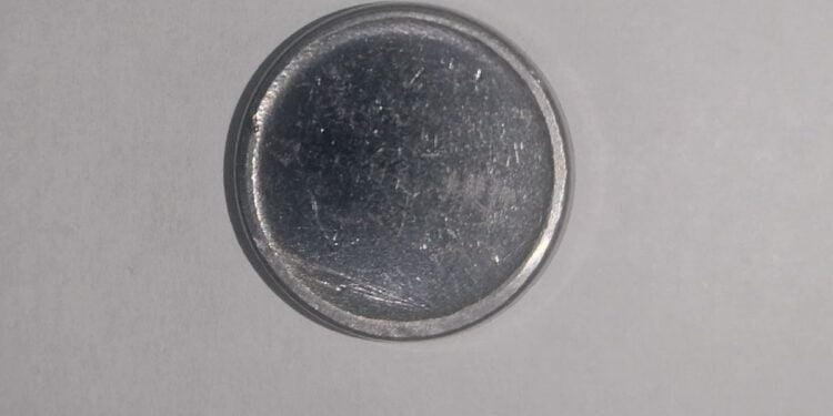 Moedas valiosas com a anomalia do disco liso
