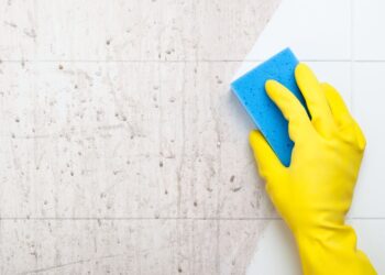 Pare de perder tempo: Veja como limpar azulejo branco!