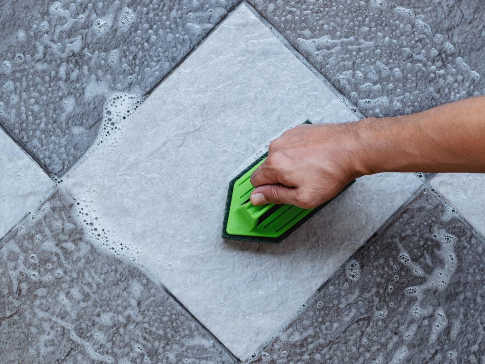 Pare de perder tempo: Veja como limpar azulejo branco!