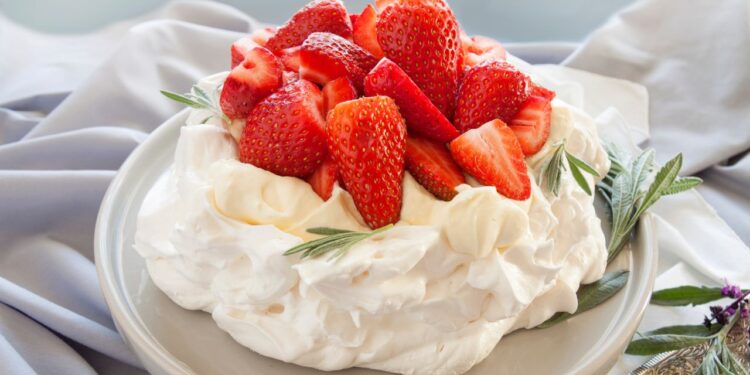 Pavlova de morango