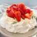 Pavlova de morango