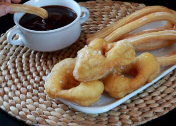 Piada, massinha esticada, pastel de vento