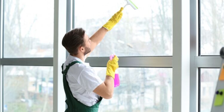 Segredos para cobrir arranhões no vidro da janela