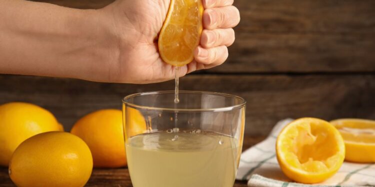 Truque para espremer limão mais fácil: Venha aprender