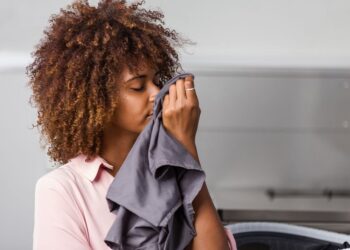 Truque para ter roupas com cheiro de amaciante o dia todo