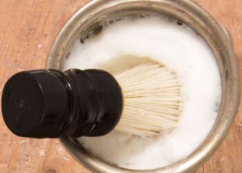 Venha ver como usar o creme de barbear na limpeza da sua casa