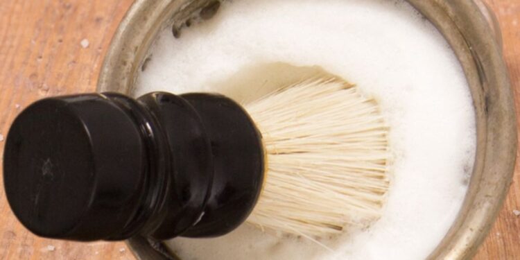 Venha ver como usar o creme de barbear na limpeza da sua casa