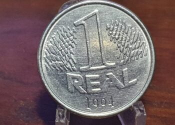 moeda de R$ 1 por R$ 800