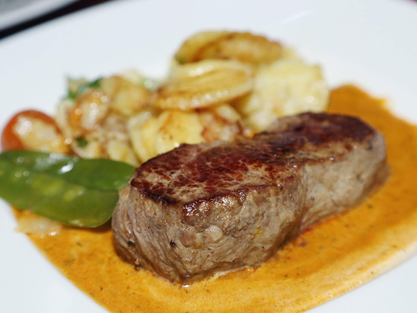 Bife De Alcatra Com Molho Cremoso De Mostarda E Queijo Um Sabor Bife De Alcatra Com Molho Cremoso De Mostarda E Queijo Um Sabor