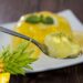creme com gelatina e abacaxi na travessa