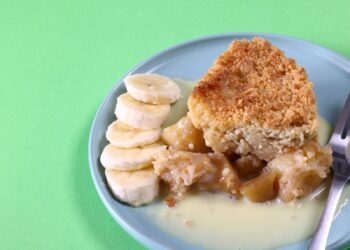 crumble de banana com doce de leite