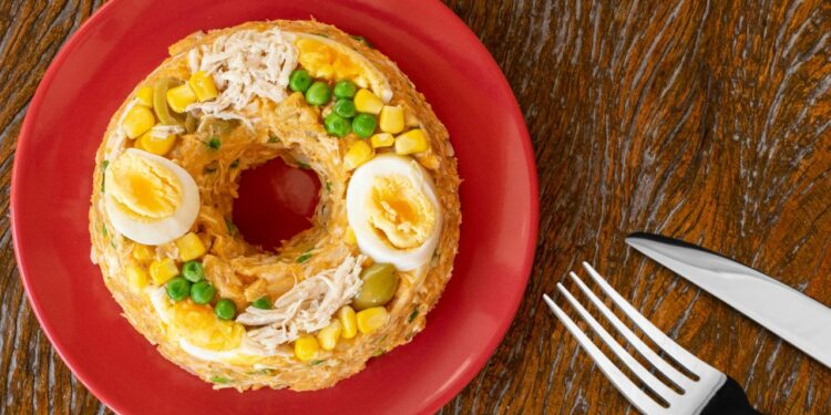 cuscuz de milho-verde com ovo pochê