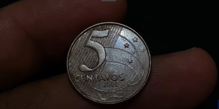 Moeda de 5 centavos ano 2002: será que você tem uma com erro de cunhagem em casa?