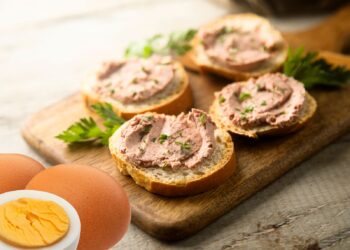 pastinha de ovo cozido