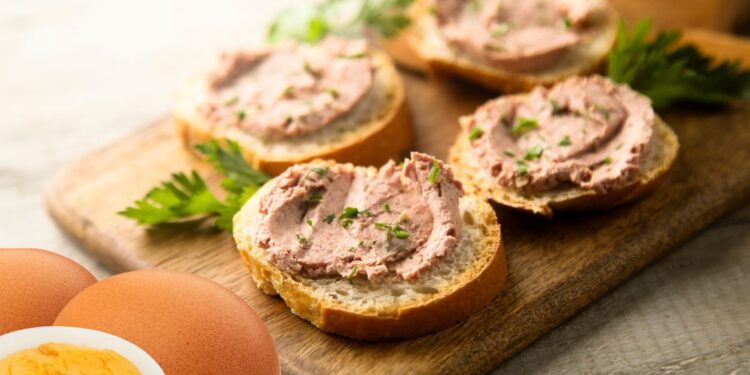 pastinha de ovo cozido