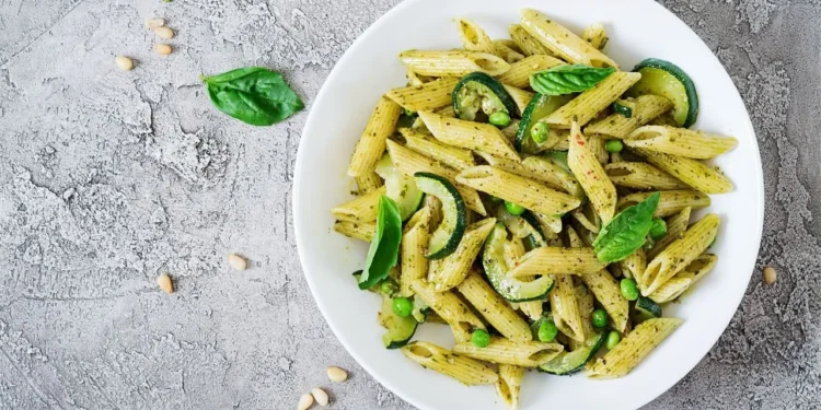 macarrão com molho pesto