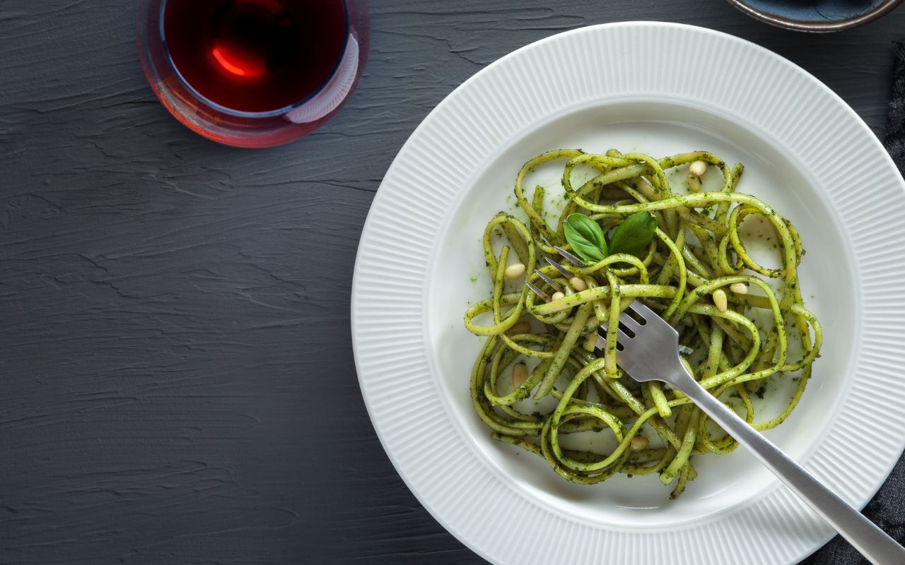 macarrão com molho pesto