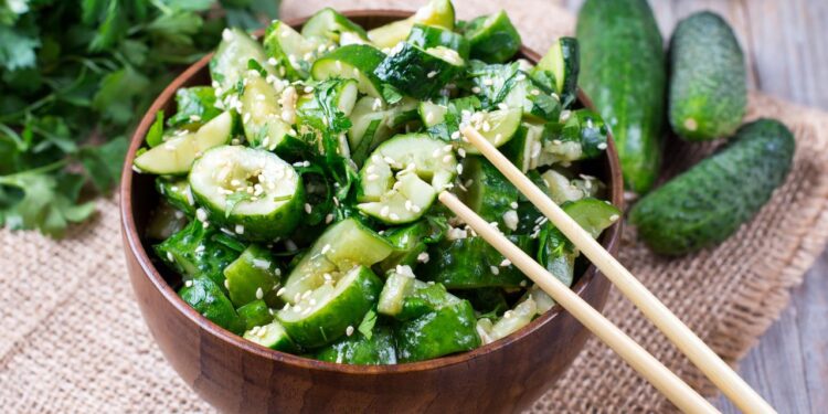 salada coreana de pepino