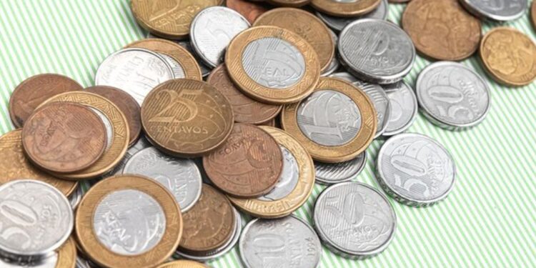 4 Moedas brasileiras que podem valer até R$24 mil