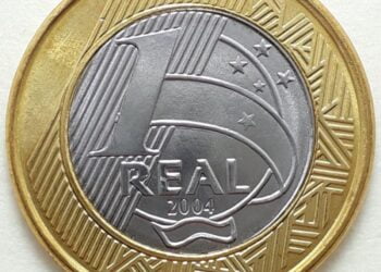 Moeda de 1 real de 2004 com reverso invertido