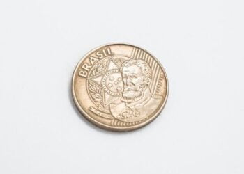 Moeda de 25 centavos de 2011 com erro de cunhagem