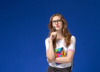 Abaixo ou A Baixo? Entenda como usar cada um e não erre mais!