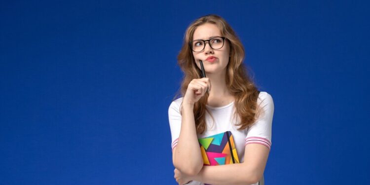 Abaixo ou A Baixo? Entenda como usar cada um e não erre mais!