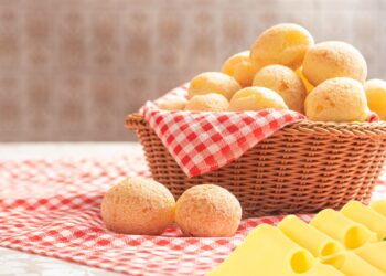 pão de queijo de preguiçoso
