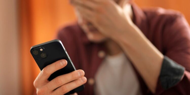 WhatsApp: 38 aparelhos CELULARES serão incompatíveis com novas versões a partir de JUNHO; Veja a lista