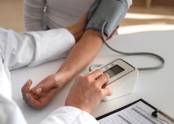Pressão Sob Controle: 5 Dicas para Manter a Hipertensão à Distância