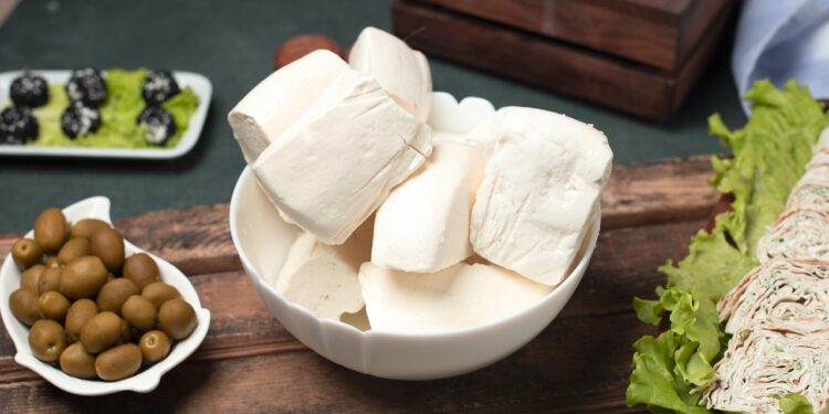 Aprenda a Fazer e Preparar Queijo Branco Caseiro: Uma Receita Deliciosa e Fácil