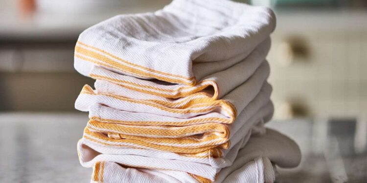 Limpeza Sem Esforço: Como Deixar Seus Panos de Prato Limpos