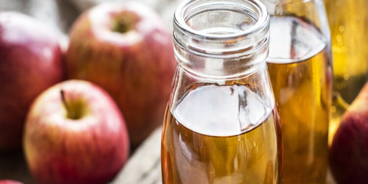 Transforme Seu Corpo: Como o Vinagre de Maçã Pode Ajudar a Perder Barriga