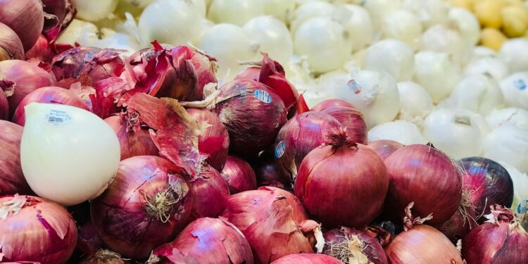 como cortar cebola sem chorar