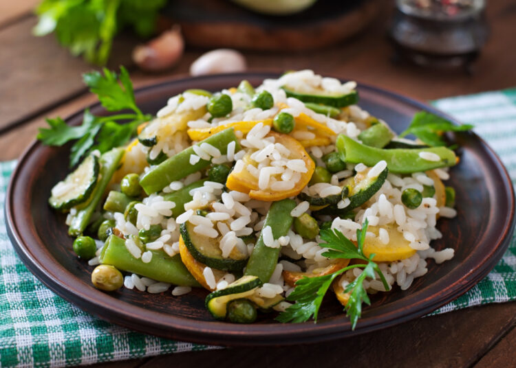 Experimente fazer essa receita de arroz com ervas